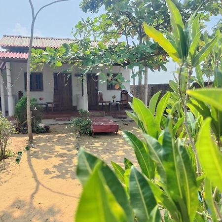 Golden Rich Hotel Arugam Bay Luaran gambar